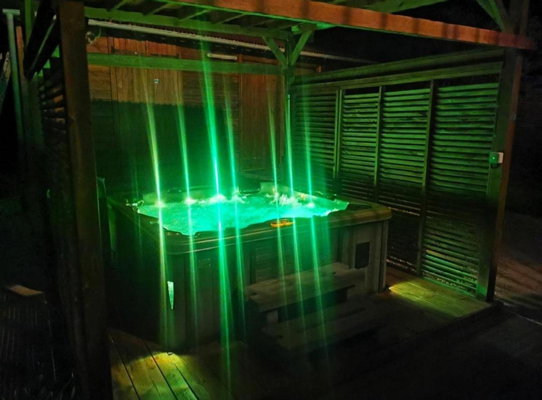 Appartement Bas De Dumont T3 Calme Avec Jacuzzi